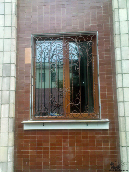 Кована решітка на вікно